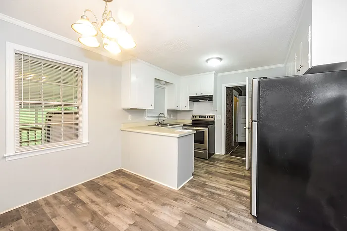 7307 Patricia Dr — Photo 4