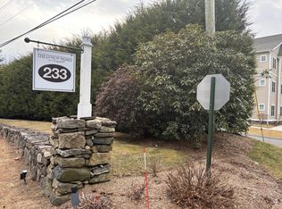 233 Danbury Rd #309, Ridgefield, CT 06877