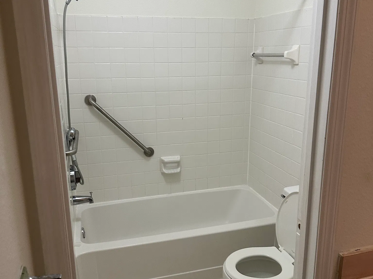 1 bed, 750 sqft, $1,600 — Photo 4