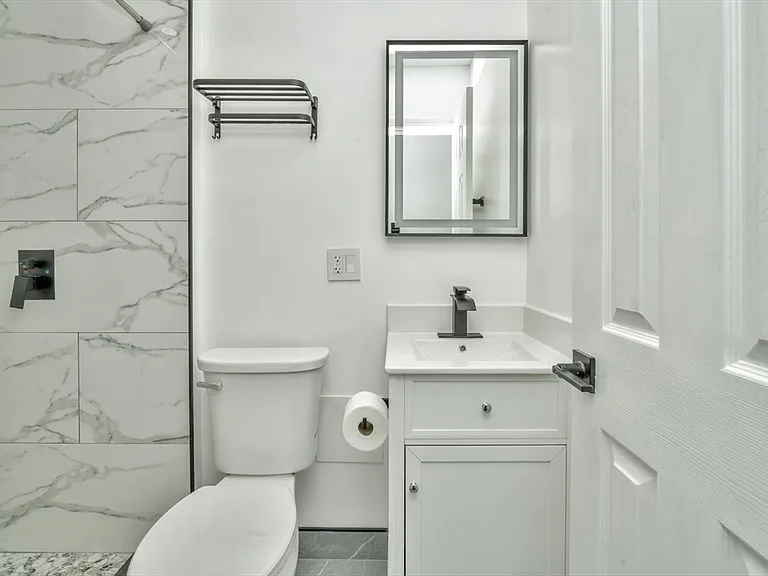 9 Ruthven St #2 — Photo 5