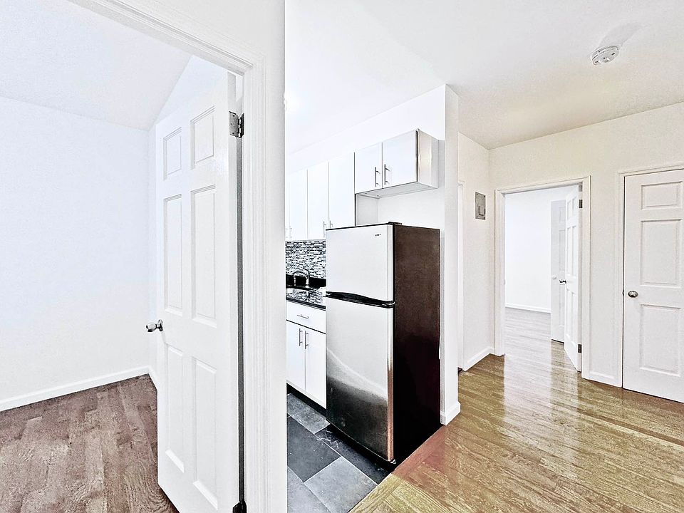 1st image of 338 E 15th St #5U