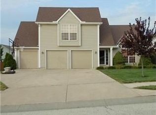 11251 N Summit St, Kansas City, MO 64155