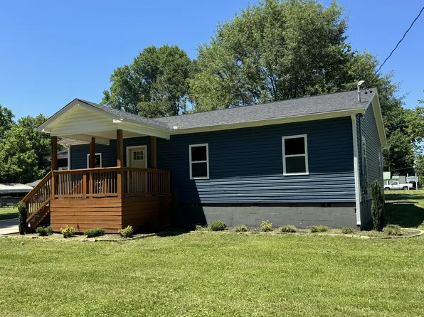 641 Cheatham St, Bruceton, TN 38317