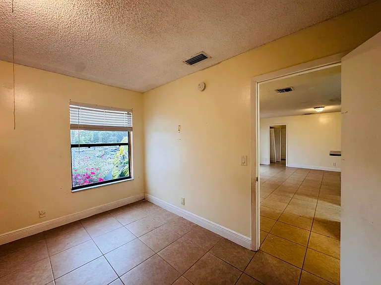 7 Crossings Cir #G — Photo 13