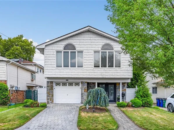 15 Berglund Ave, Staten Island, NY 10314