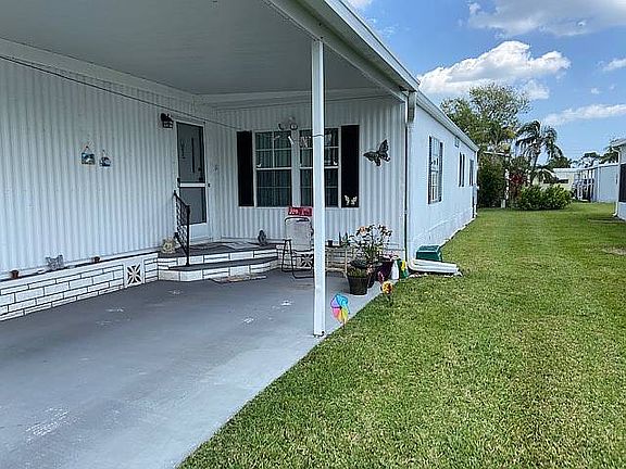 3rd image of 11 Yolanda Ln