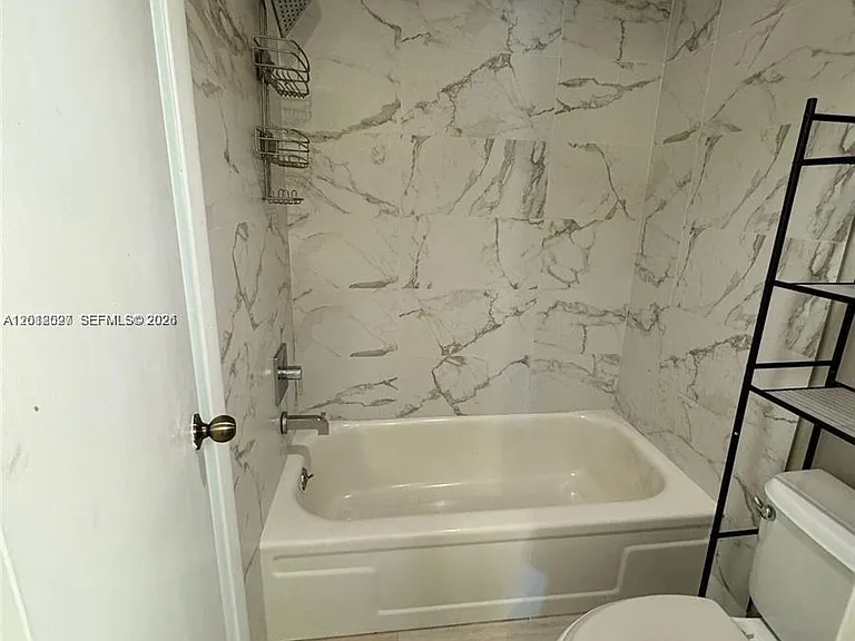 1100 Saint Charles Pl #606 — Photo 5