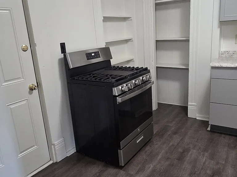 1011 Barret Ave #1 — Photo 6
