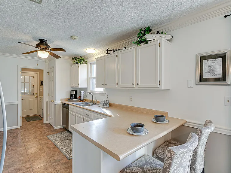 1312 Mallard Dr — Photo 7
