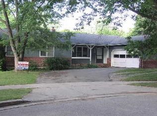 3000 Woodcliff Ln SE, Grand Rapids, MI 49546