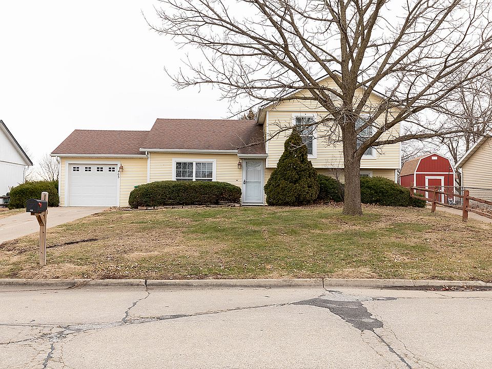 1st image of 405 NW Chapel Dr