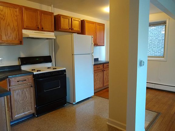4th image of 1545 W Pratt Blvd APT 203