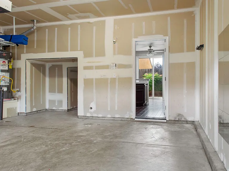 3249 Torrance Ave — Photo 32