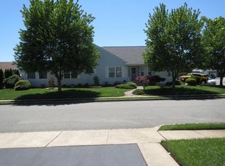 1 Cordoba Ct, Toms River, NJ 08757
