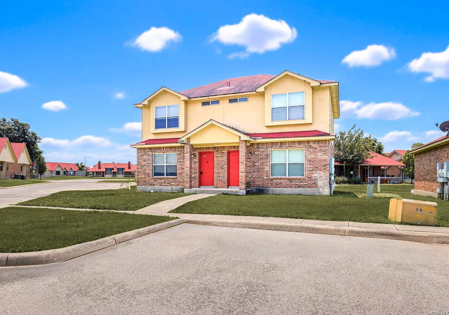 6342 Queens Castle Dr — Photo 1