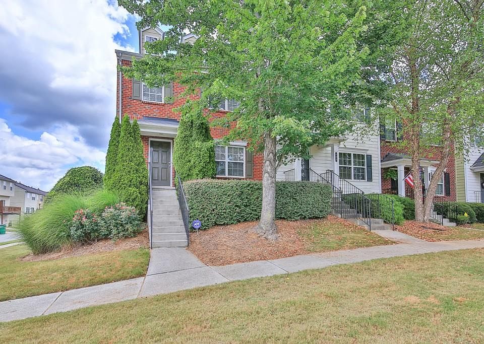 1st image of 600 Market Place Ln