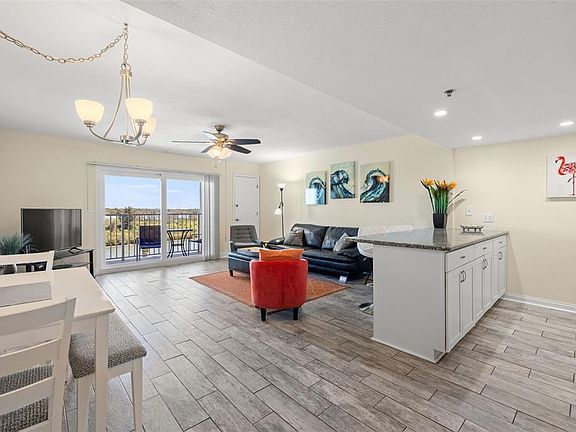 3rd image of 18610 GULF BOULEVARD #709