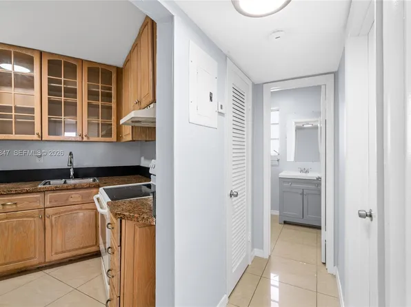 18638 NE 18th Ave APT 244, Miami, FL 33179