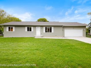 410 Julian Ave, Lansing, MI 48917