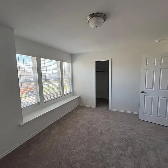 1437 Westport Ln — Photo 5