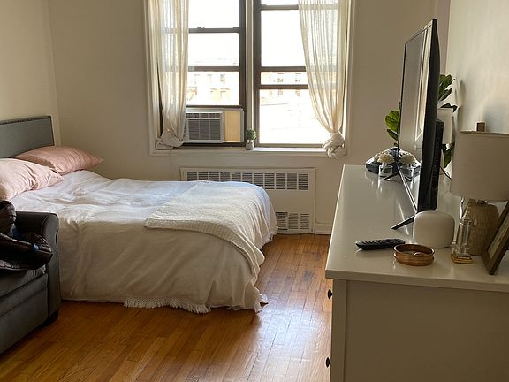 4th image of 35 Eastern Pkwy APT 5J