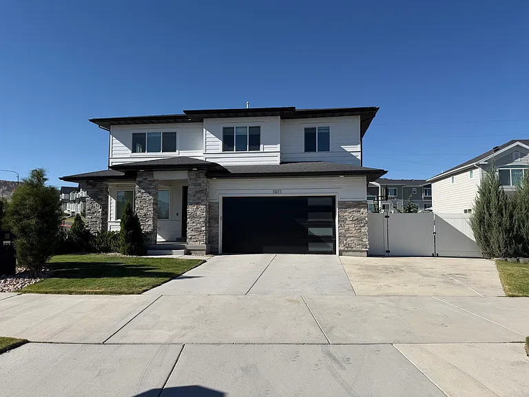 1071 W Sebal Ln — Photo 1