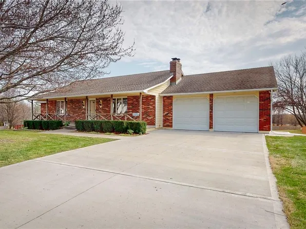 105 Toucan St, Raymore, MO 64083