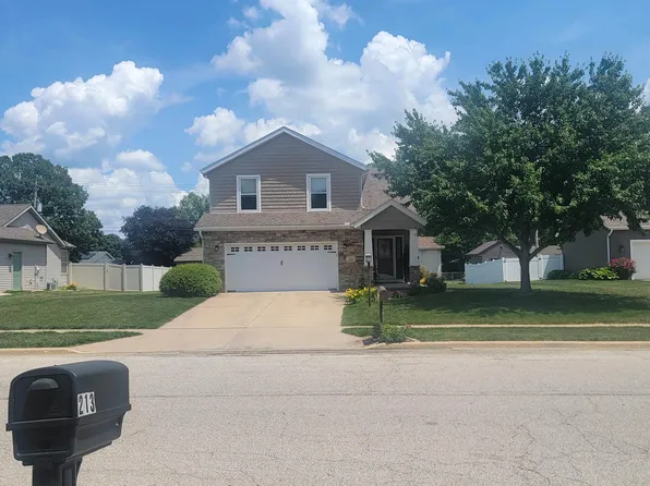 212 Sandyshores Dr, Chillicothe, IL 61523