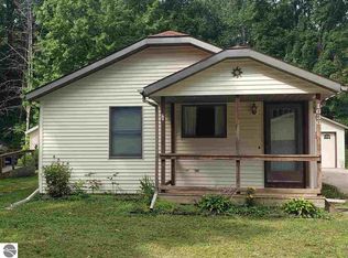 1636 S Elmwood, Lake City, MI 49651