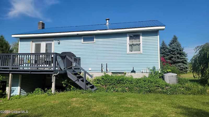 3rd image of 135 Oatman Lane