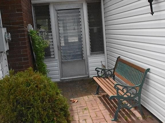 3rd image of 413 Highland Ave