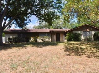 106 Mockingbird Ln, Weatherford, TX 76086