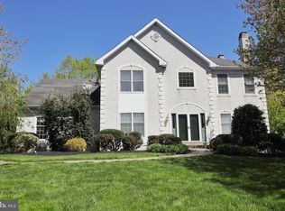 3 W Periwinkle Ln, Newark, DE 19711