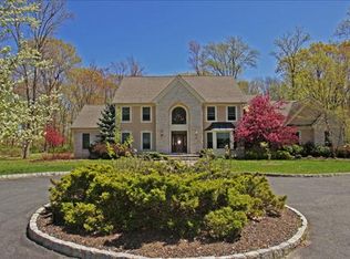 353 W Mountain Rd, Sparta, NJ 07871