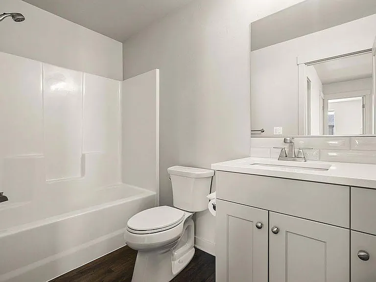 2366 NE Victor Pl — Photo 15