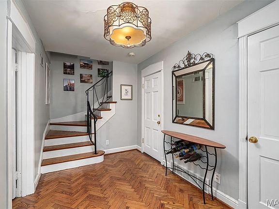 4th image of 17 Fleetwood Dr