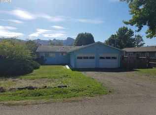 222 E 2nd Ave, Sutherlin, OR 97479