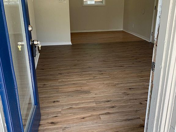 2nd image of 224 Edison Dr
