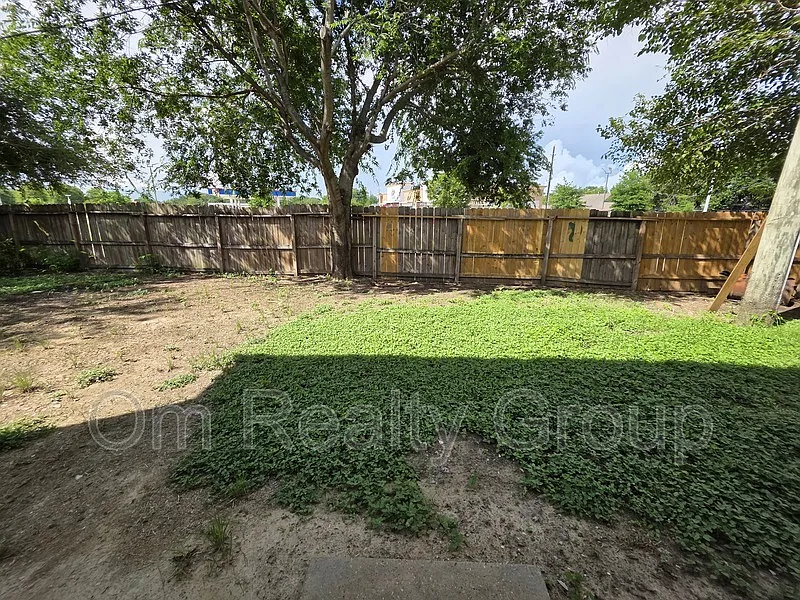 3 bed, 2.0 bath, $1,695 — Photo 2