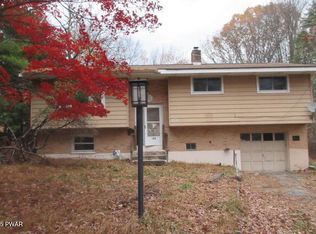 109 Starview Dr, Dingmans Ferry, PA 18328