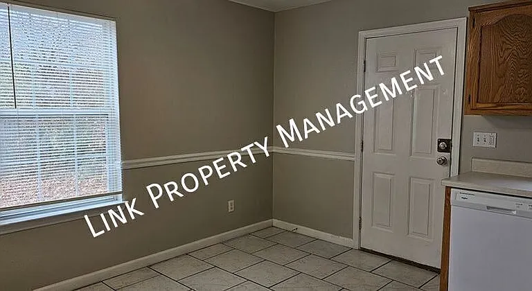 1106 Carline Rd #B — Photo 8