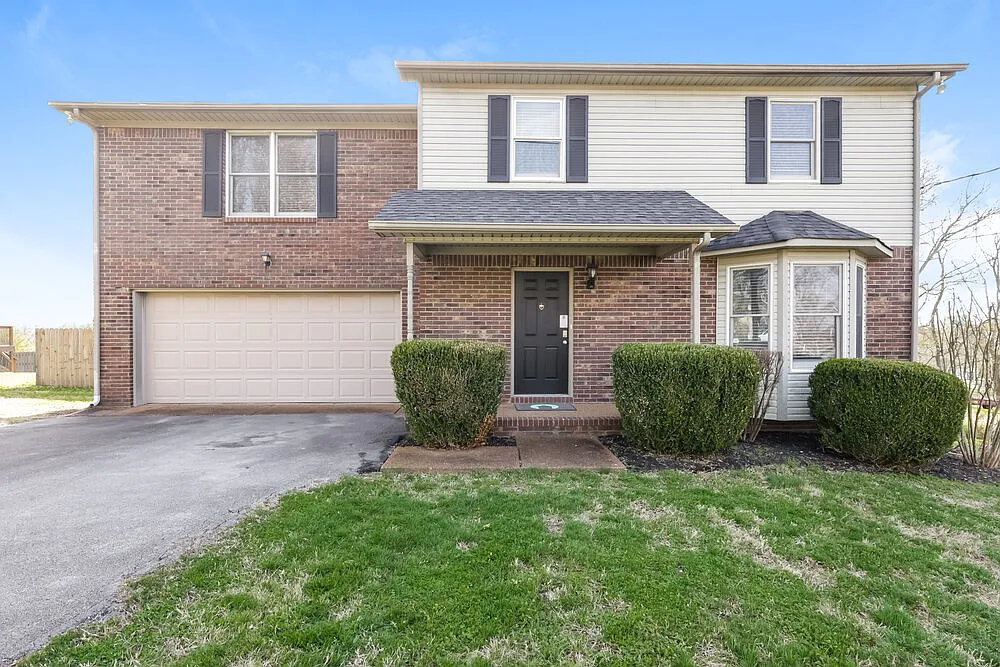3 bed, 2.5 bath, 1833 sqft, $2,635 — Photo 1
