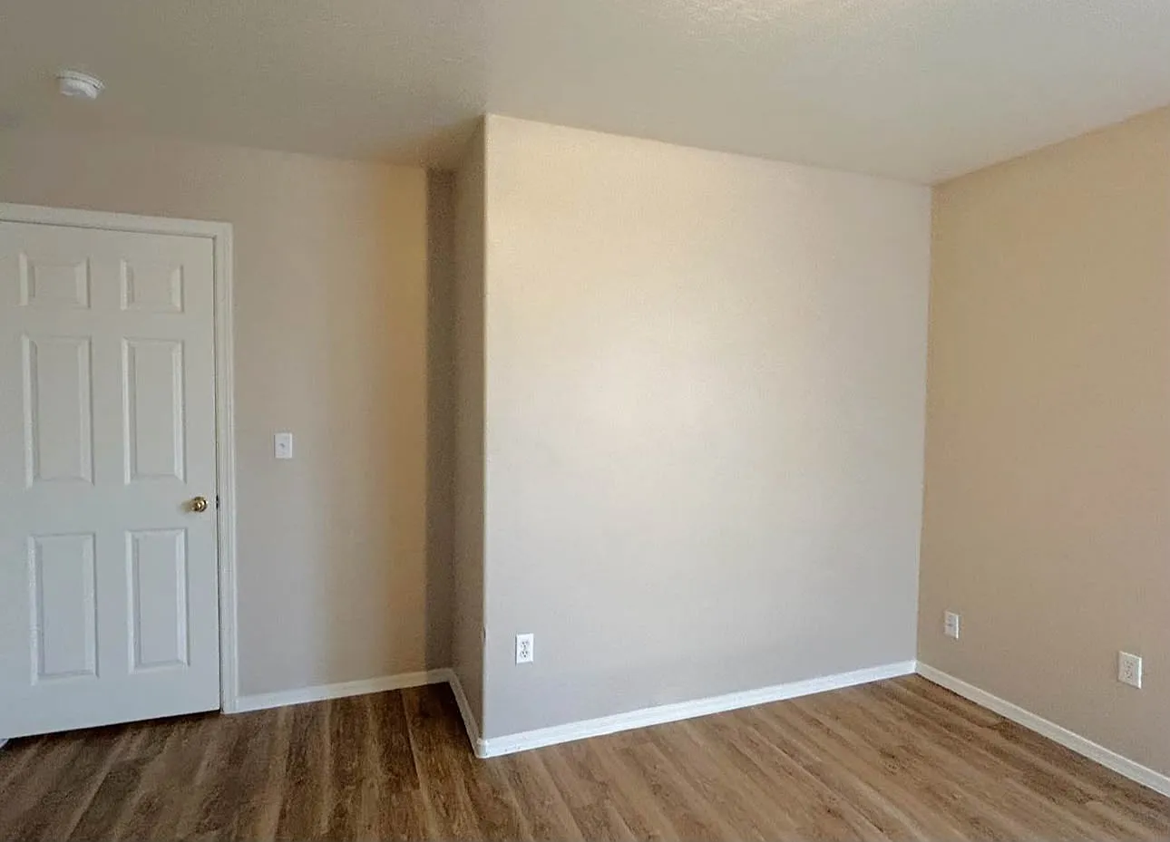 3 bed, 1370 sqft, $1,999 — Photo 4