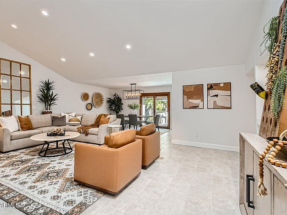 4th image of 8137 E Del Laton Drive