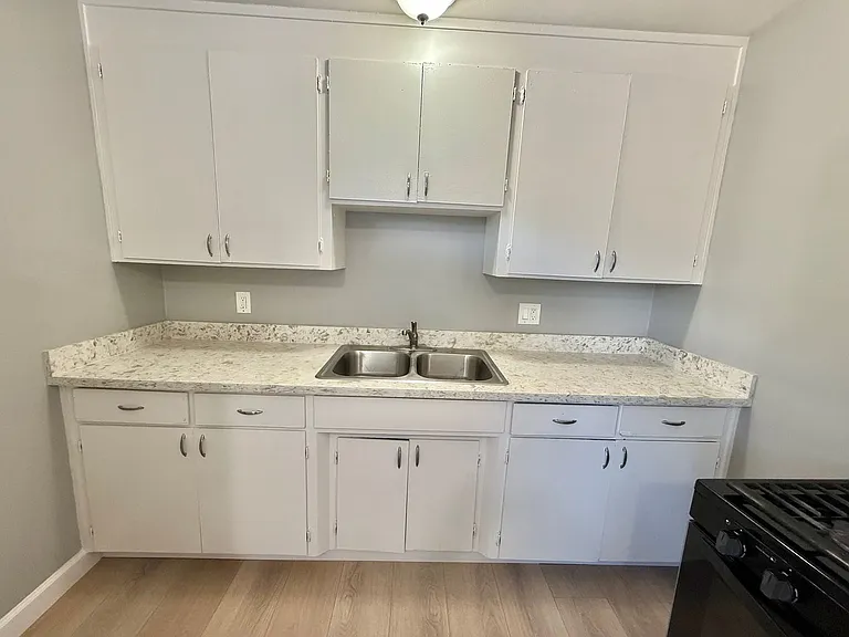 8001 Church St — Photo 8