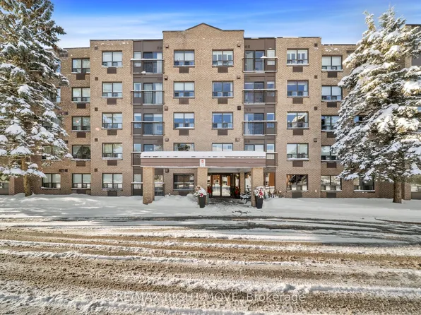 54 Fittons Rd W #204, Orillia, ON L3V 3T9