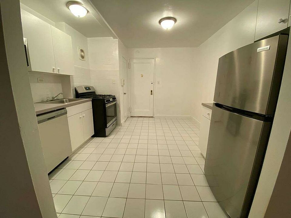 1st image of 135-15 Hoover Ave #3N