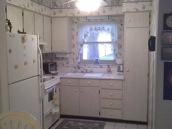 2nd image of 3901 45th St N