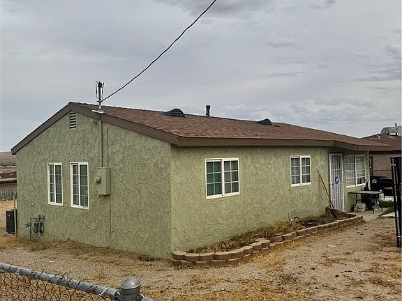 3rd image of 1407 Riverside Dr