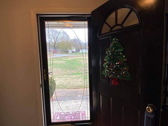 4th image of 5 Briarwood Ct